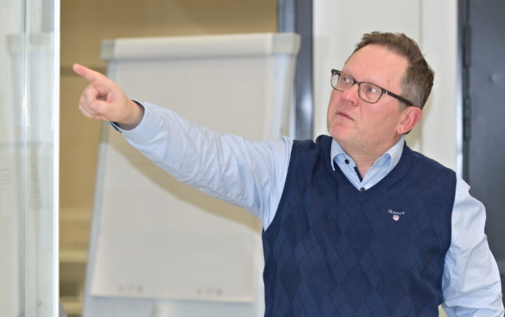 Automotive Smart Glazing World Canatu CNT film heaters Markku Lamberg